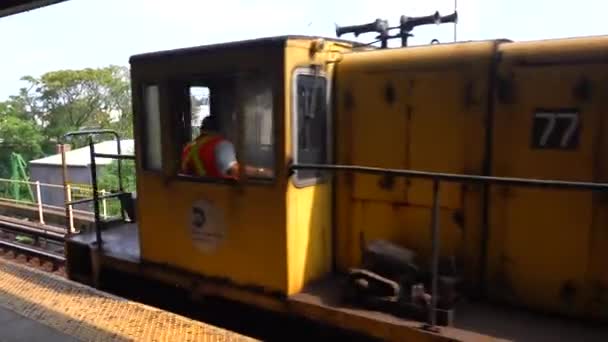 Video Shows Mobile Maintenance Train Broadway Junction Subway Station Brooklyn — Vídeo de Stock