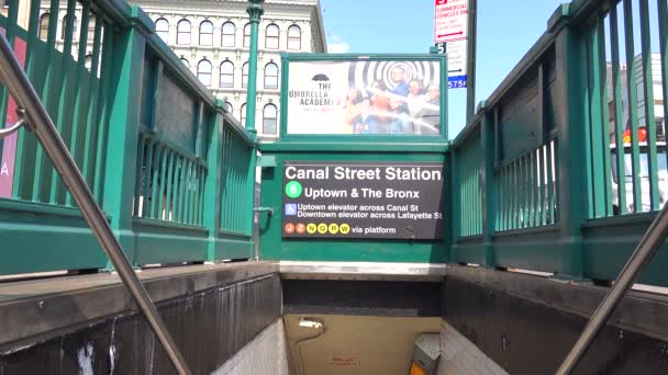 Video Shows Subway Station Entrance Stairs Canal Street New York — Vídeos de Stock
