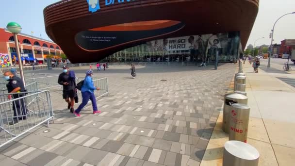 Videó Barclays Centerre Néz Brooklyn Belvárosában Barclays Center Egy Többcélú — Stock videók