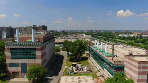 ブルックリン区の第26区下水処理場の空中風景です — ストック動画