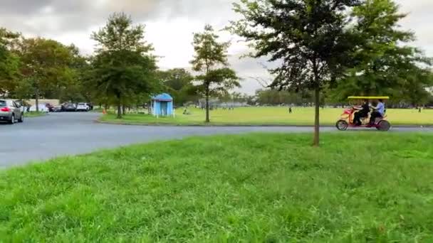 Αυτό Βίντεο Δείχνει Θέα Του Χλοοτάπητα Τομέα Και Marshland Στο — Αρχείο Βίντεο