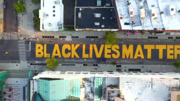 Aerial Video Shows Scenic Birds Eye View Black Lives Matter — Video Stock