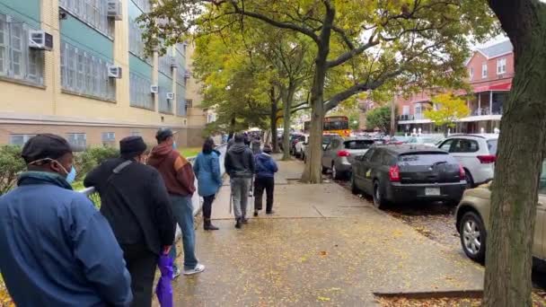 Video Shows Line African American People Coming Out Early Vote — Vídeos de Stock