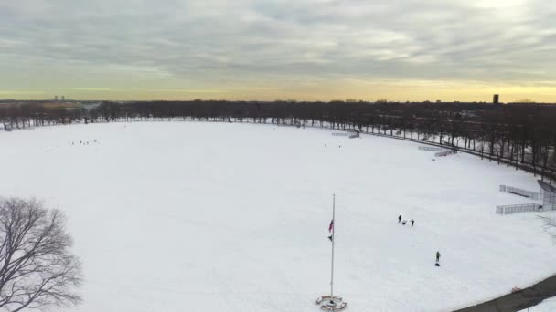 Video Ini Menunjukkan Pemandangan Udara Dari Taman Tertutup Salju Brooklyn — Stok Video