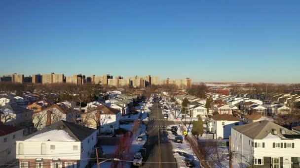 Video Shows Evening Street View Snow Covered Homes Brooklyn Neighborhoods — Stock Video