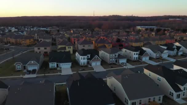 Este Video Muestra Una Vista Atardecer Casas Suburbanas South Brunswick — Vídeo de stock