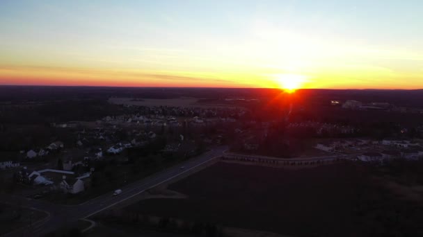 Toto Video Ukazuje Západ Slunce Pohled Příměstské Domy South Brunswick — Stock video