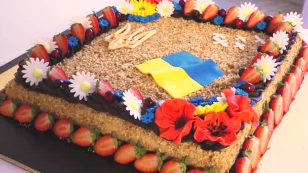 Kuchen Mit Ukrainischer Flagge Einen Teigkuchen Von Hand Herstellen Von — Stockvideo
