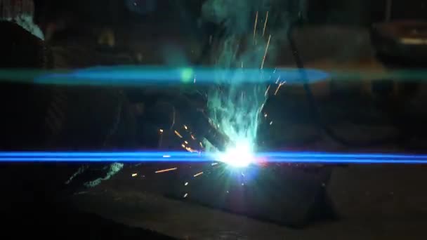 Metal Welder Works Steel Welder Factory Protective Equipment Techy Blue — Stockvideo