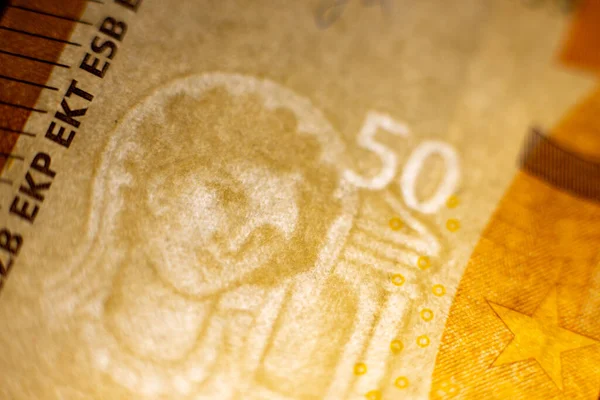 50ユーロ紙幣 ユーロマネーマクロのクローズアップ 50ユーロの名目価値を持つ欧州連合のユーロ現金に関する別のニュース 経済的自由の概念のための貯蓄 — ストック写真