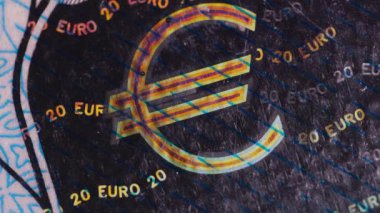 Kağıt para Euro banknotu ve görsel animasyon. Ana para biriminin durdurma hareketinin animasyonu. Dünyanın en iyi para makrosu, yakın çekim. Kağıt para, nakit para. Resimlerden döngü videosu.