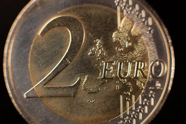 Detailní Záběr Dvoueurové Mince Detailní Záběr Dvou Euromincí Stole Euromince — Stock fotografie