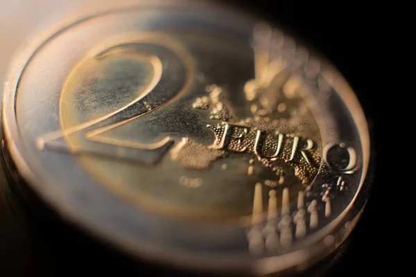 Close Uma Moeda Dois Euros Aproximação Duas Moedas Euro Cima — Fotografia de Stock