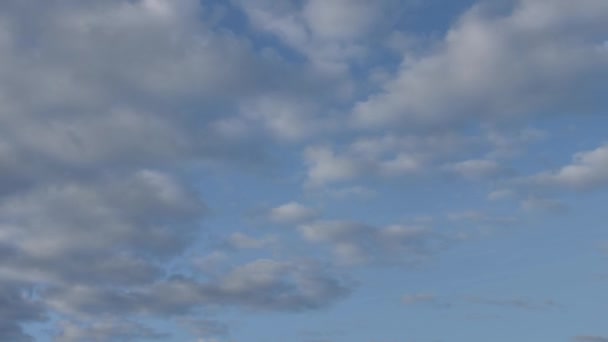 Modrá Obloha Mraky Mraky Pohybují Rychle Rychlý Pohyb Čase — Stock video