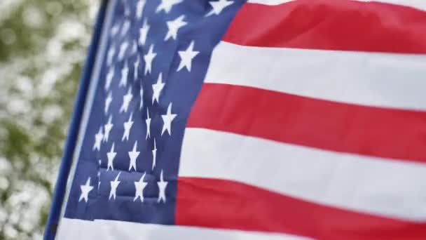 Bandiera Americana Sventola Nel Vento Bandiera Sventola Sullo Sfondo Bellissimi — Video Stock