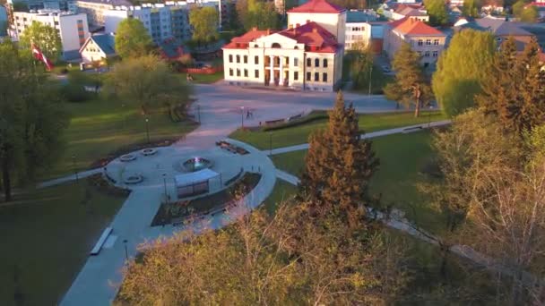 Маленьке Прикордонне Місто Латвії Місто Валка Заході Сонця Політ Дронів — стокове відео