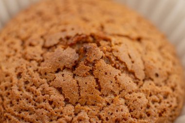 Çikolatalı kekler yapıldı. Çikolata dolgulu kekler