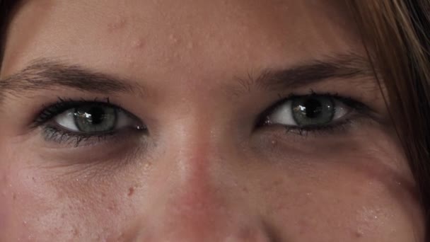 Ženské Oči Tvář Zblízka Dívka Otvírá Krásné Oči Přirozená Krása — Stock video