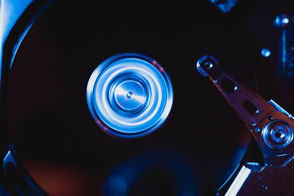 stock image Computer hard drive without protective cover. Close up of hard disk with abstract reflection. Opened hard drive from the computer hdd with mirror effects Part of computer pc. Soft selective focus