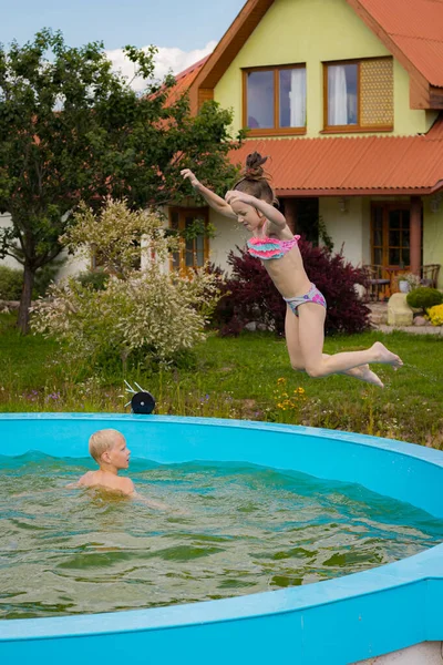 Kinder Schwimmen Allein Pool Kinder Pool Sicherheit Der Kinder Der — Stockfoto