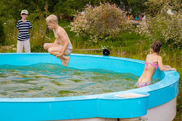 Anak Anak Berenang Sendirian Kolam Renang Anak Anak Kolam Renang Stok Foto