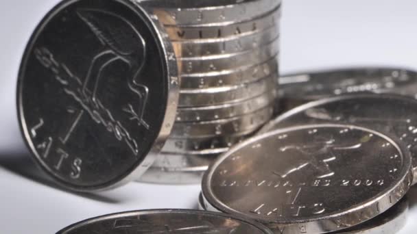 ラトビアのコイン1枚 コインはユーロより先に 歴史に触れたコイン — ストック動画