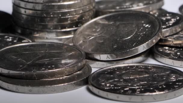 ラトビアのコイン1枚 コインはユーロより先に 歴史に触れたコイン — ストック動画