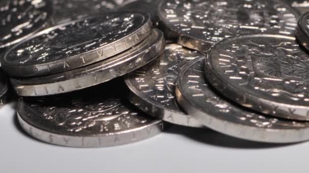 Λετονικά Κέρματα Ενός Λίτρου Κέρματα Πριν Από Ευρώ Νομίσματα Μια — Αρχείο Βίντεο