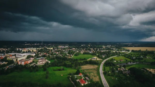 Cidade Valmiera Antes Tempestade Tempestade Aproximava Cidade Foco Seletivo Suave — Fotografia de Stock
