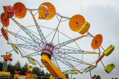 Döndürme çemberi olan bir çekim. Yatay olarak 360 dereceye dön.