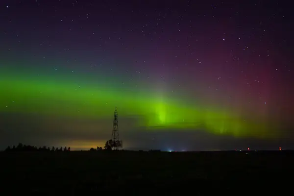 Латвийская Ночная Небо Зеленая Аврора Осенью Спокойная Сцена Ночного Сияния — стоковое фото