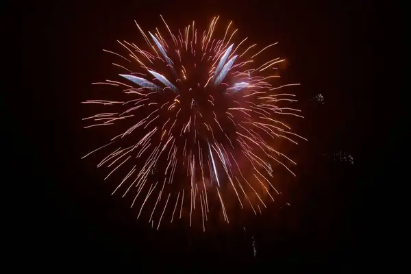 Újévi Tűzijáték Égen Tűzijáték Sötét Égen — Stock Fotó