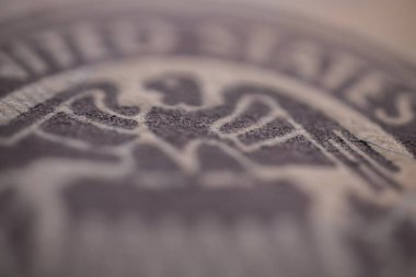 20 kağıt para makrosu. 20 dolarlık banknot için Super Macro. Finansal Zenginlik: Bankacılık ve Yatırımda Sermaye ve Kâr. Para birimi ve harflerle sembolize edilen mali büyüme.