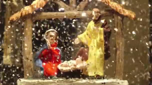 Kerstglazen Sneeuwbol Met Kerstman Sneeuwvlokken Zwevende Glitter Kerstsneeuwbol Met Vallende — Stockvideo