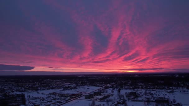 Küçük Bir Kasabada Paradise Sky Winter Uçuyoruz Kar Soğuk Gün — Stok video