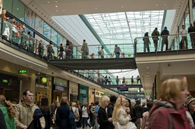 Arndale Merkezi 'ndeki insanlar Manchester