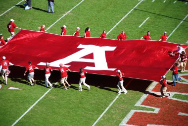 Alabama Üniversitesi futbol stadyumunun havadan çekimi.
