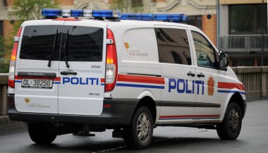Sokaktaki Norveç polis arabası 