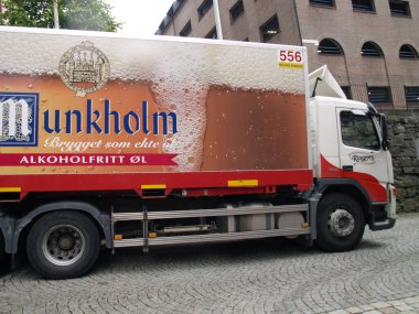 Sokaktaki Munkholm kamyonu 