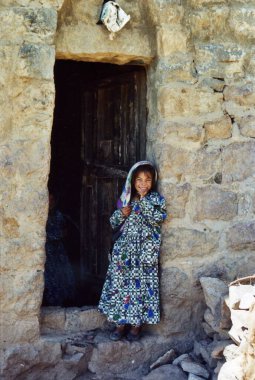 Gündüz vakti bir Yemen kızı 