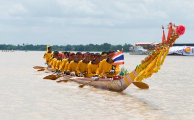 Geleneksel Tayland uzun teknesi