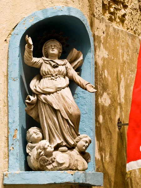 Estatua Medieval Fachada Del Edificio — Foto de Stock