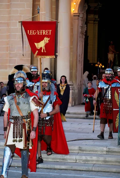 Римский Центурион Актеры Аутентичных Костюмах — стоковое фото