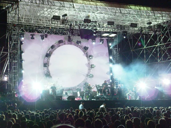 Pink Floyd Συναυλία Στην Αυστραλία Σκηνή Καπνό Και Φωτισμό Show — Φωτογραφία Αρχείου