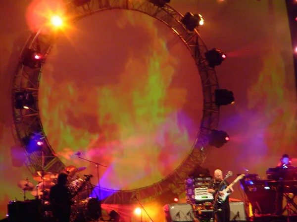 Concierto Pink Floyd Australia Escenario Con Espectáculo Humo Iluminación — Foto de Stock