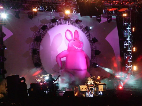 Pink Floyd Concert Australia Stage Smoke Illumination Show Huge Pink — Stock Photo, Image