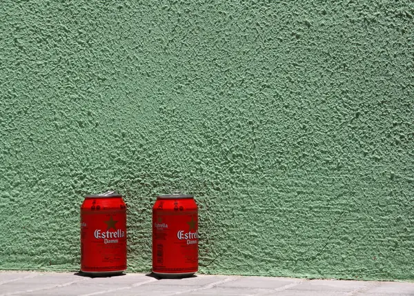 Two Cans Beer Estrella Damm — Stock Photo, Image
