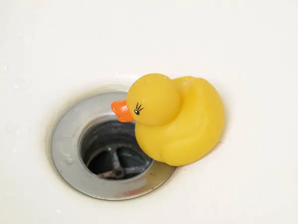Yellow Rubber Duck Bathroom Sink — Stock Photo, Image