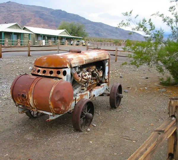 Vehículo Viejo Desierto —  Fotos de Stock