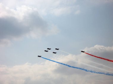 Hava kuvvetleri ekibi hava kuvvetlerini yönetiyor. 